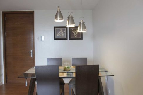 mp-1br-balcony-dining