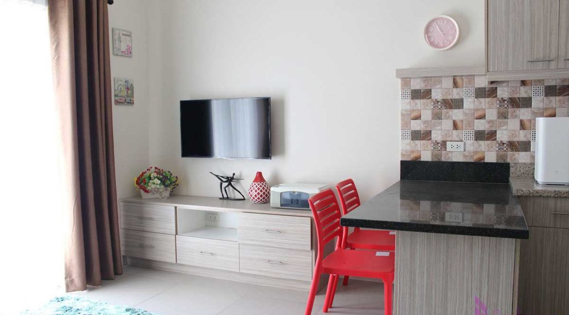 1br-marion-701-living-1200x800