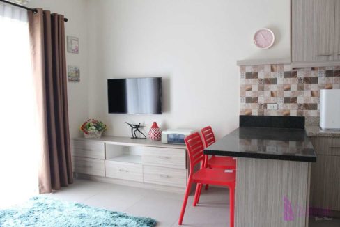 1br-marion-701-living-1200x800