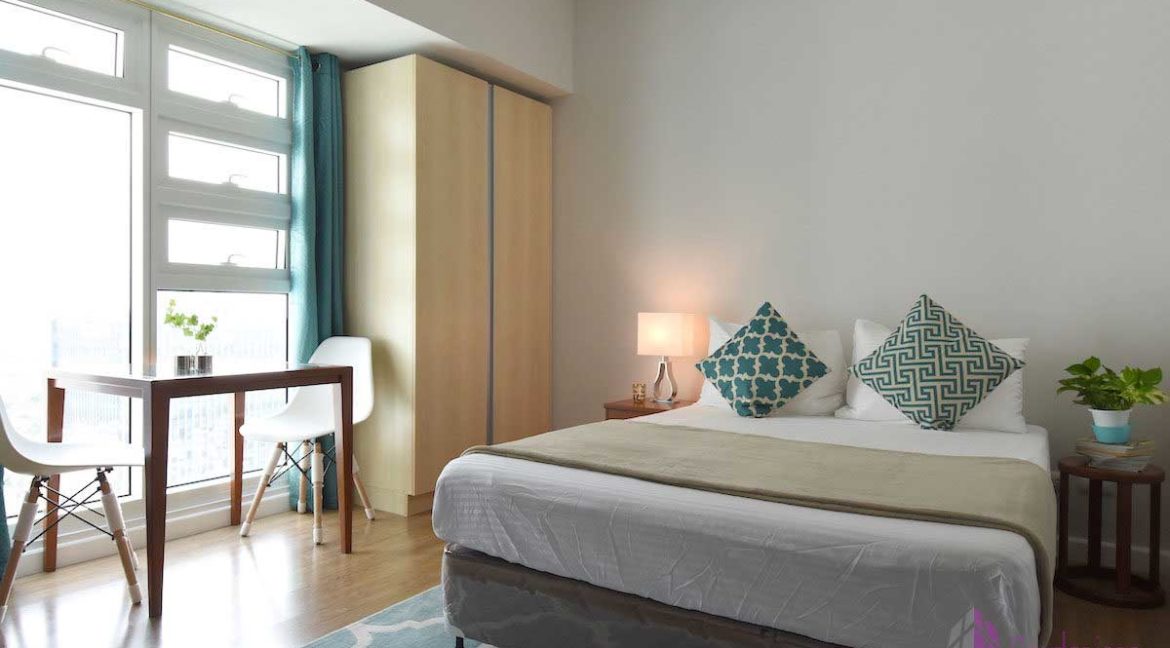 Alvin_SolineaT1_Studio_AyalaBusinessPark_01-bedroom-1200x800