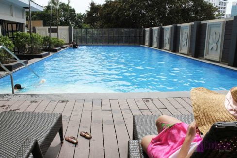 Azalea_swimmingpool_condonians-1200x800