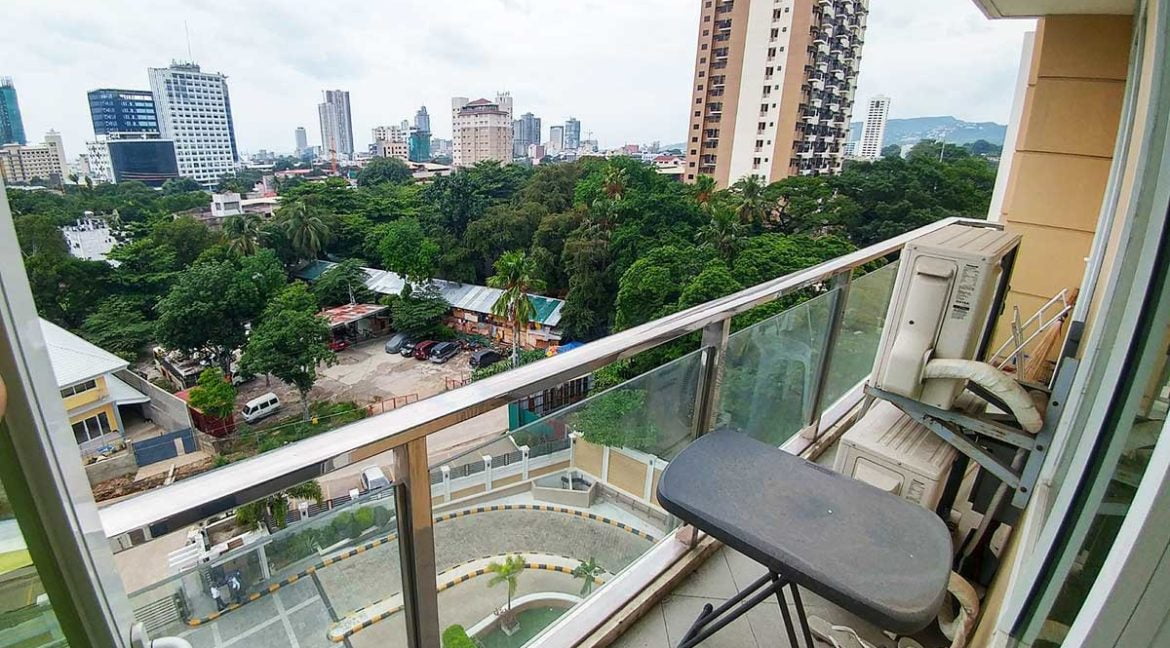 Lahug-Padgett-Place-LP201-Balcony-1200x800