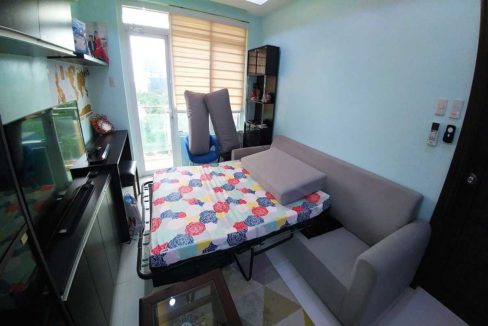 Lahug-Padgett-Place-LP201-Living5-1200x800
