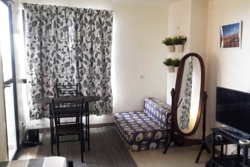 MGF-Stu-stripegraybed-living-1200x800
