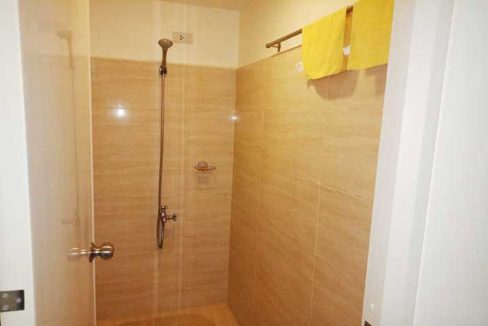 Mabolo-Garden-Flats-MM102-bathroom