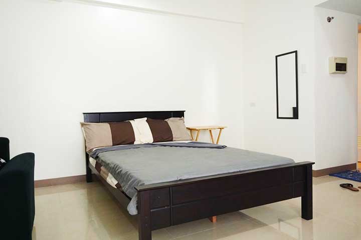 Mabolo-Garden-Flats-MM102-bedroom2