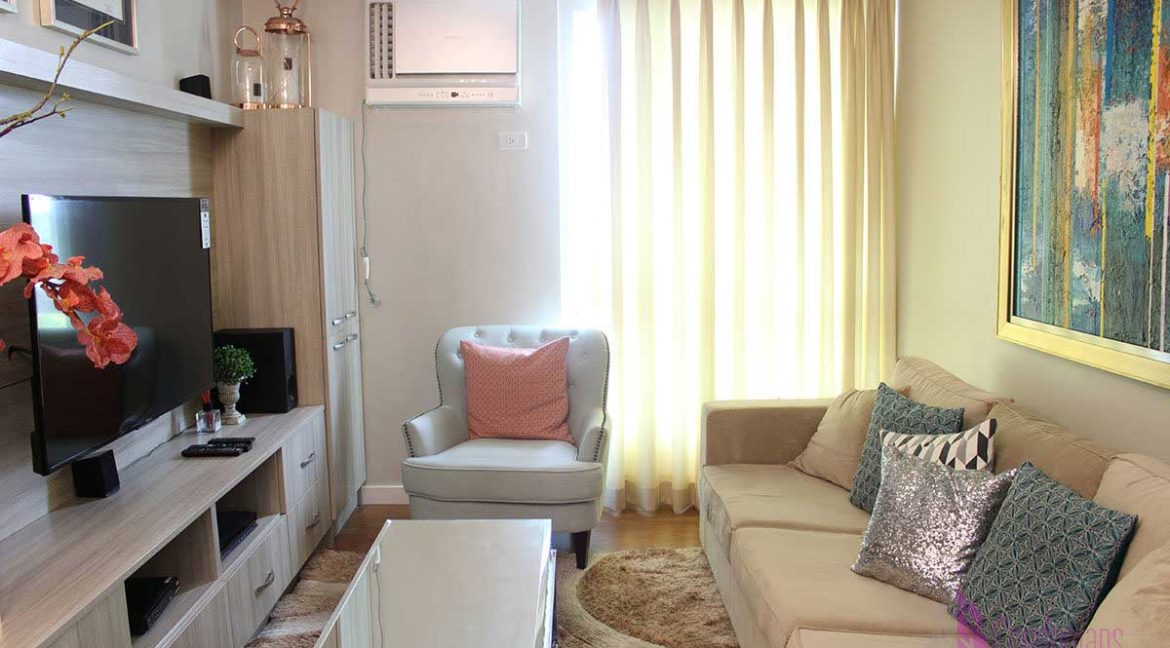 T1_1BR_222_living-1200x800