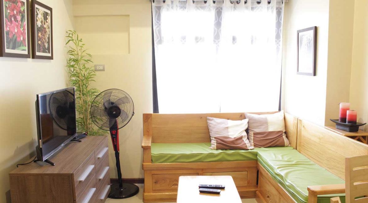 azalea-1br-jas-5th-living-1200x800