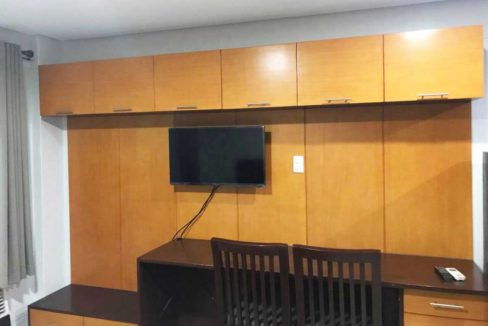 baseline-stu-mb429-dining-1200x800