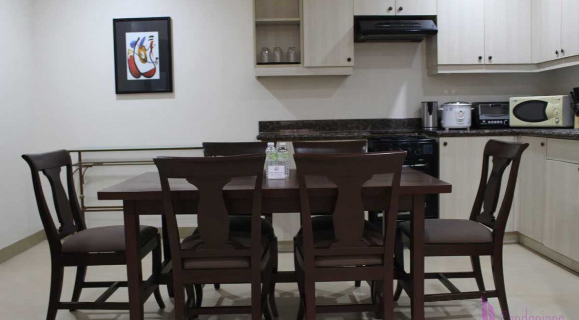 condotel-cebu-2br-apas-dining-1200x800