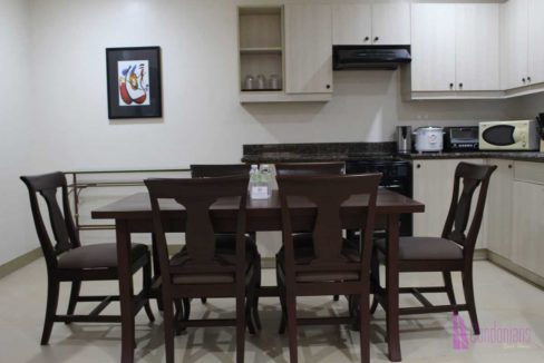 condotel-cebu-2br-apas-dining-1200x800