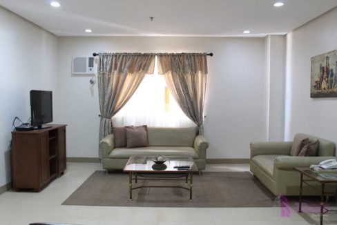 condotel-cebu-2br-apas-living2-1200x800