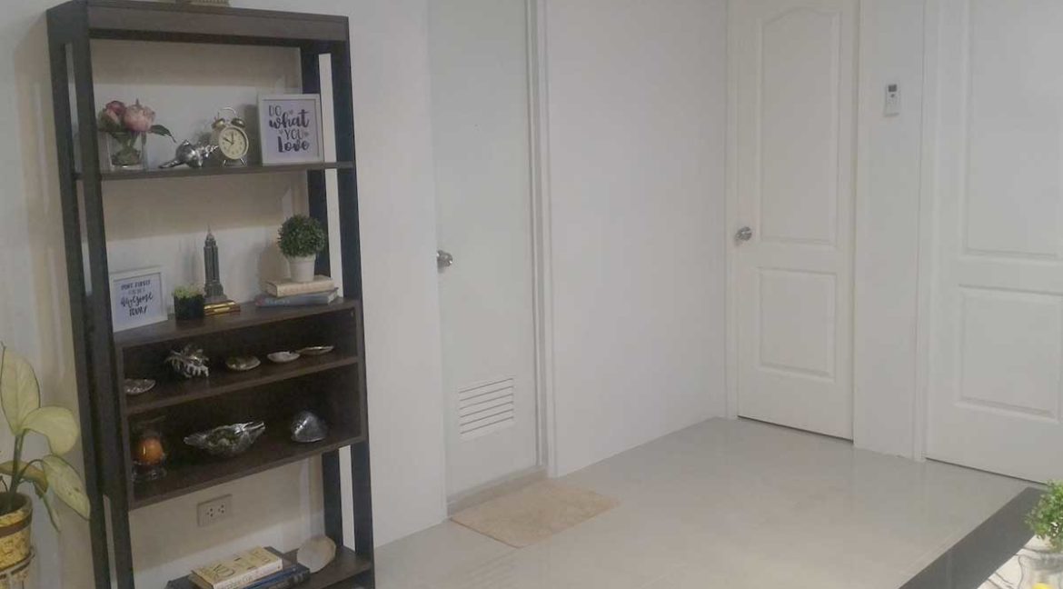 courtyard-2br-1-roomdoors-1200x800