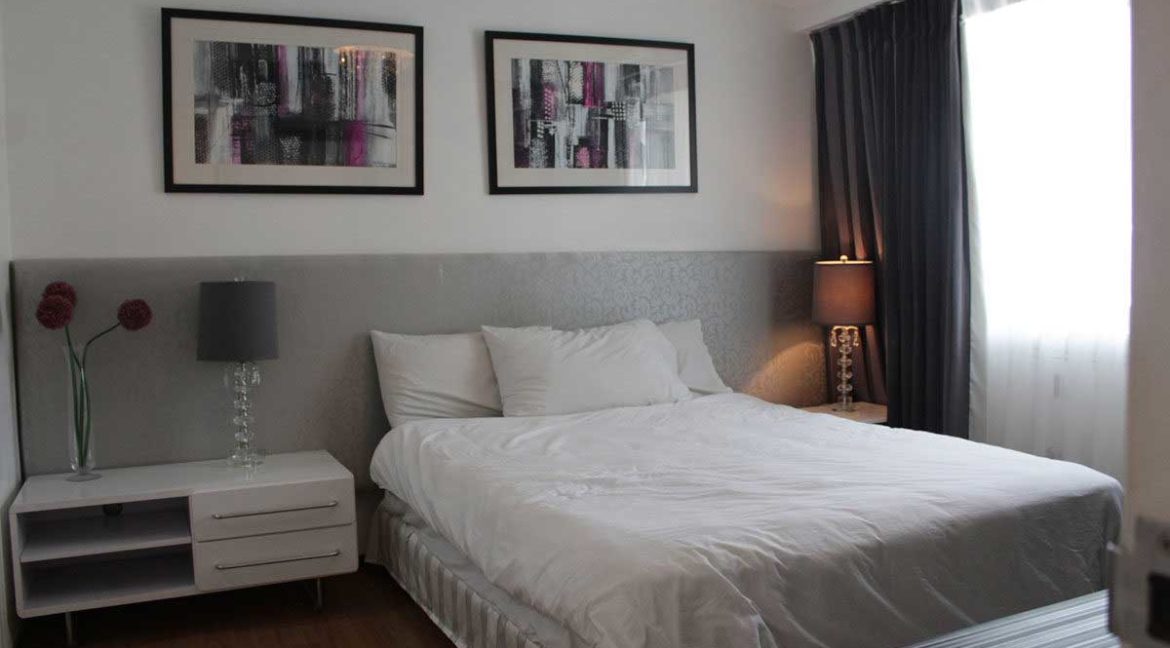 grand-cenia-1br-bedroom-leftside-1200x800