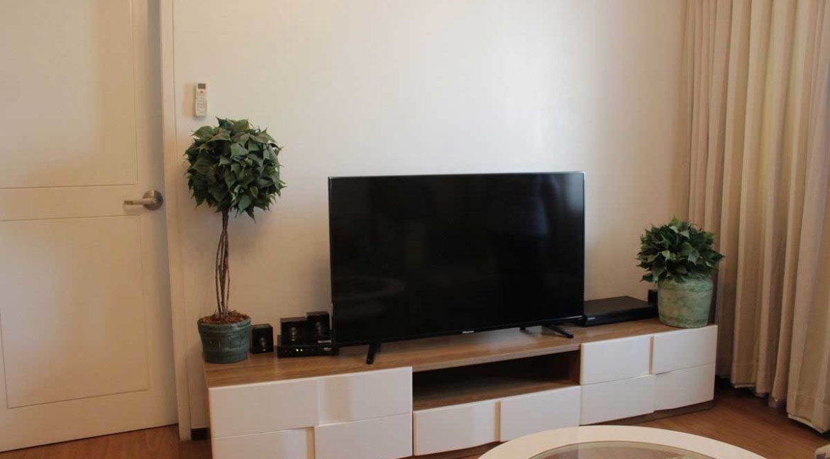 grand-cenia-1br-living-room2-1200x800