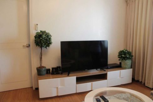 grand-cenia-1br-living-room2-1200x800