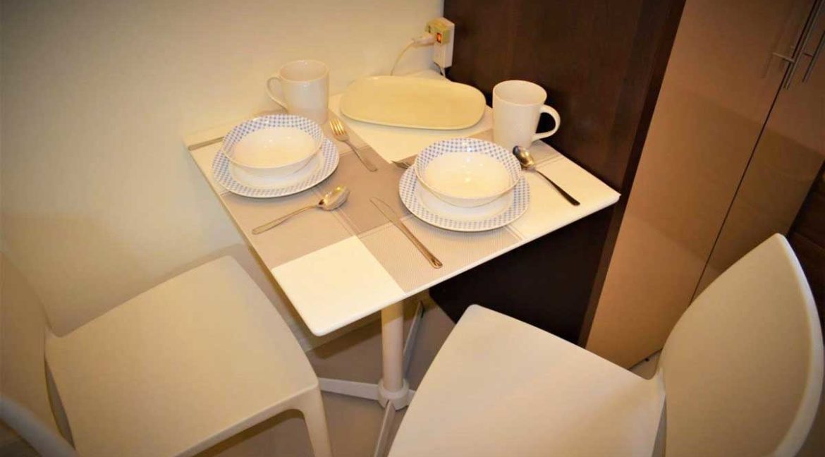 grand-stu-table-1200x800