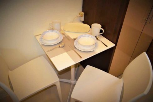 grand-stu-table-1200x800