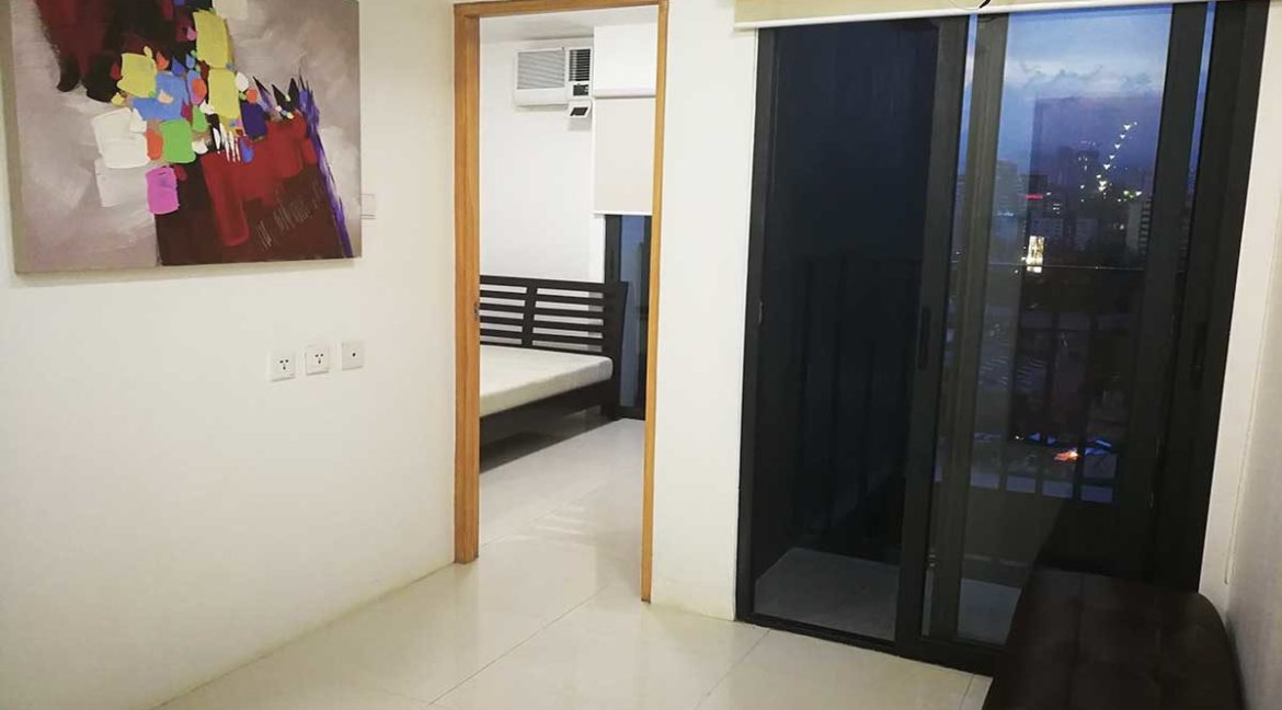 lot8-1br-roomentrance-1200x800