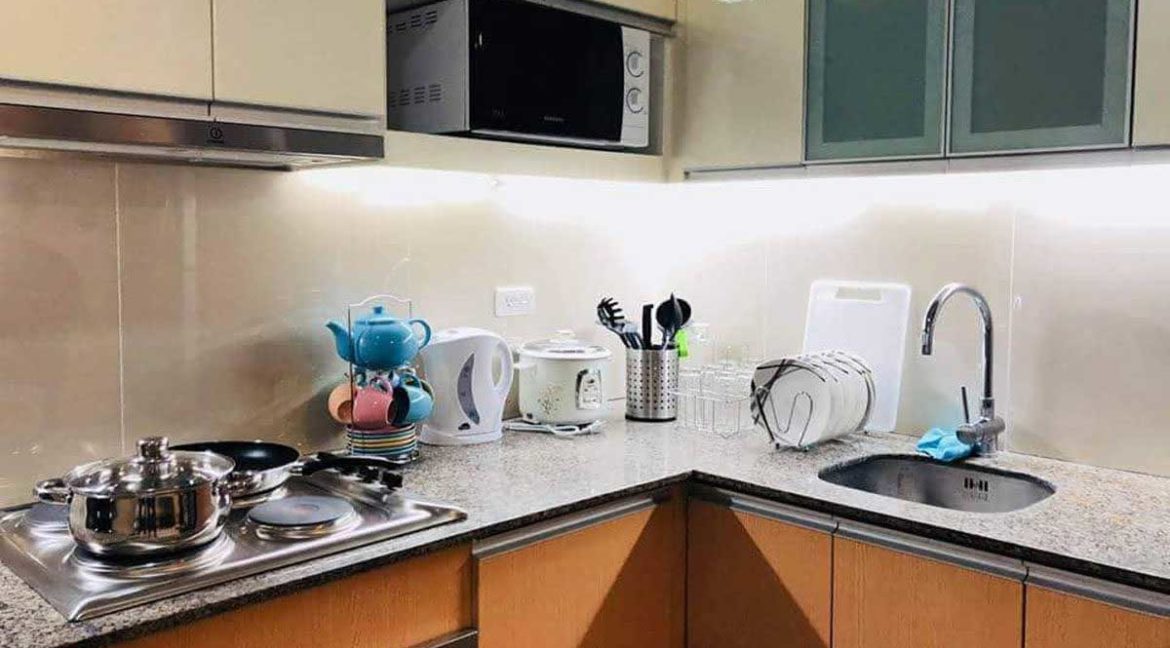 mactan-newtown-2br-kitchen-1200x800