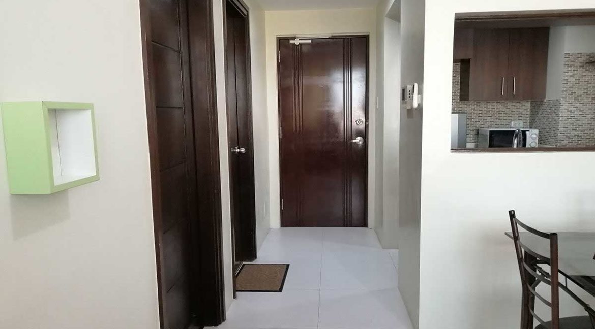 padgett-1br-stripebed-backview-1200x800