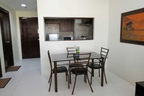 padgett-1br-stripebed-dining-1200x800