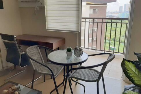 avida-atria-rent-1br-7-table