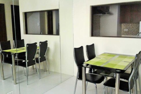 1-bedroom-padgett-8th-dining2