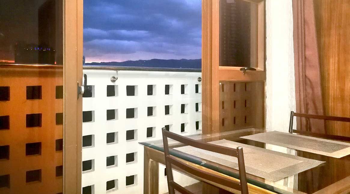 trillium-stu-6b-balcony