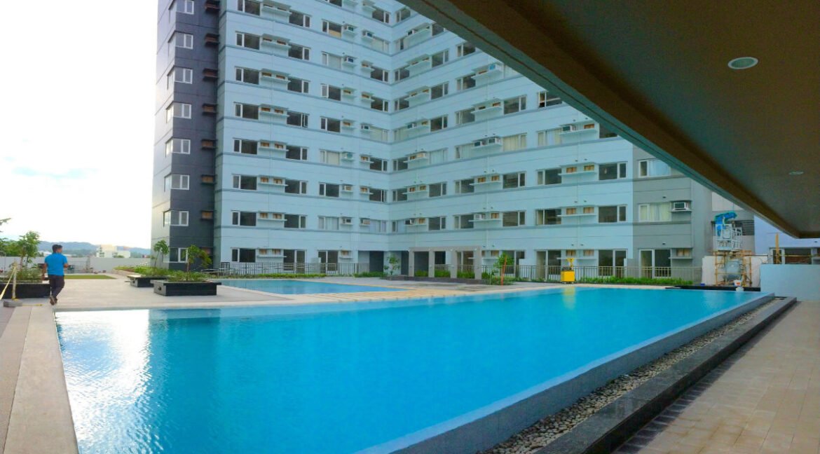 avida-towers-davao-swimming-pool