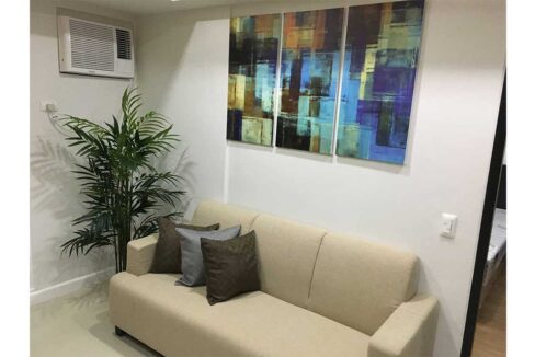 solinea-rent-rish-45-living