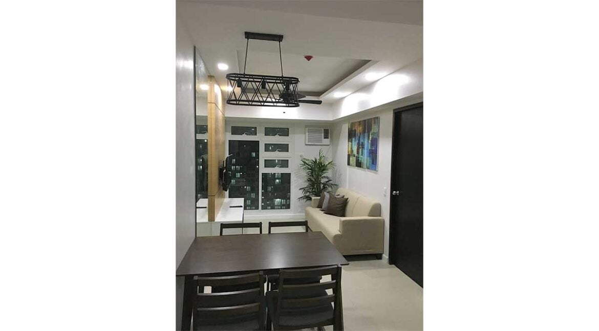 solinea-rent-rish-45-living2