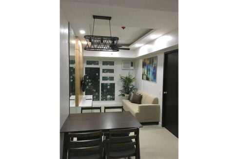 solinea-rent-rish-45-living2