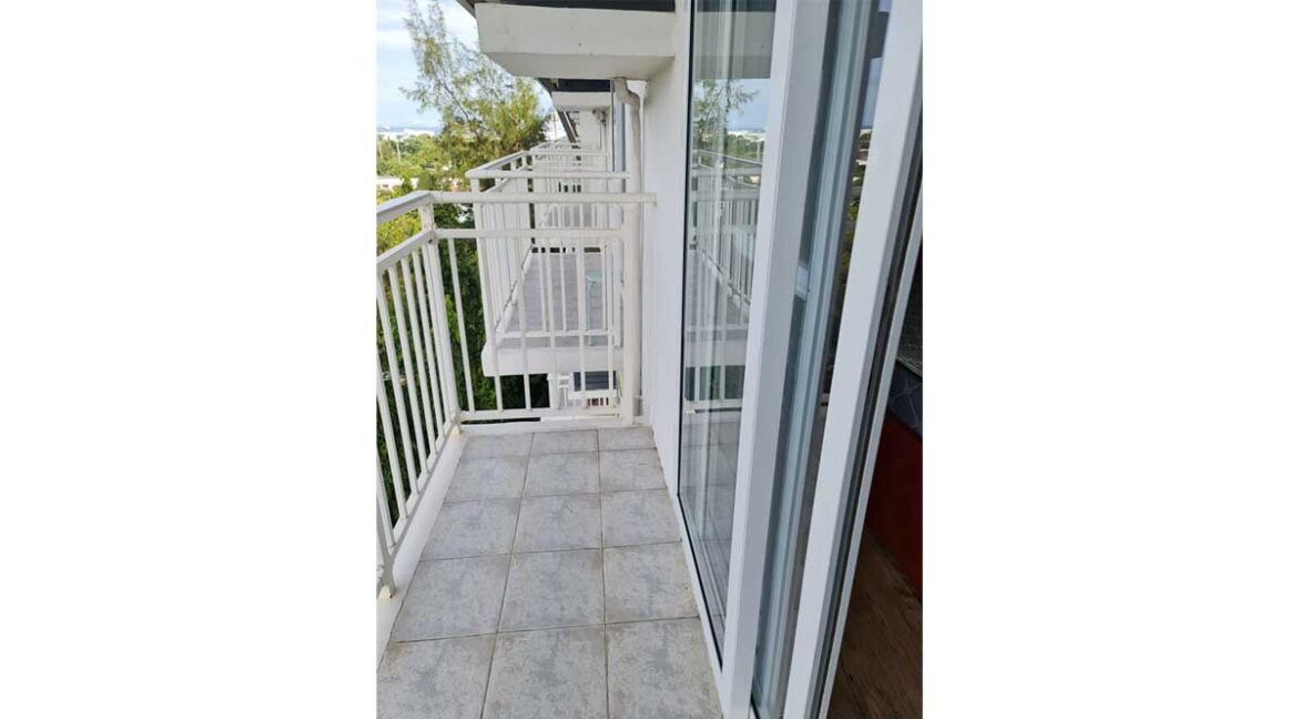 amani-1br-grce-balcony