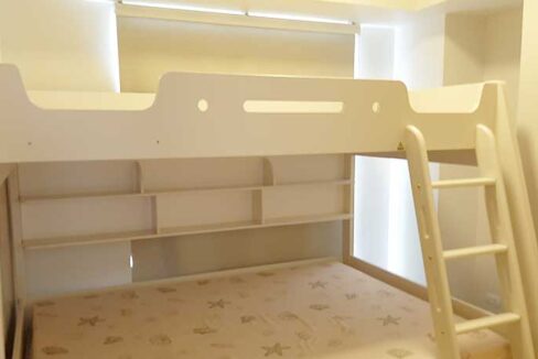 solinea-2br-rent-high-bedroom