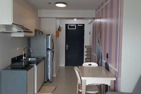 solinea-2br-rent-high-kitchen-2