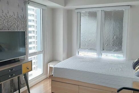 solinea-2br-rent-high-mbedroom
