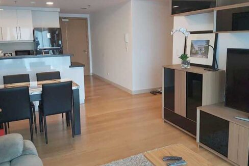 parkpoint-rent-1br-q-living2