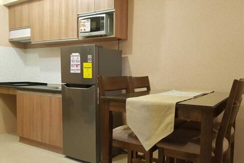 avida-riala-1br-18f-dining