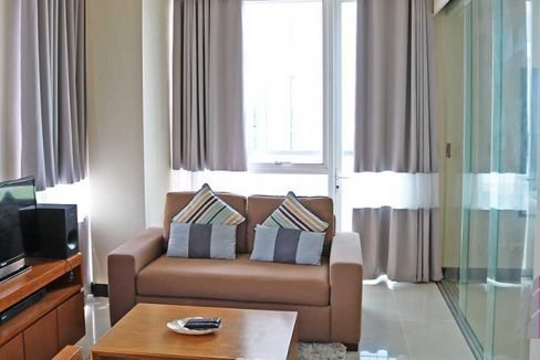 rent-8-newtown-mactan-studio-1