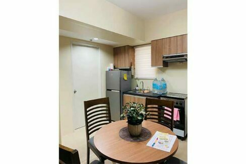 80-rent-avida-tower-918-w-parking-5-kitchen1