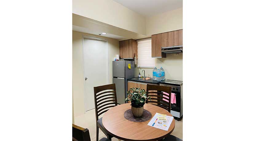 80-rent-avida-tower-918-w-parking-5-kitchen1