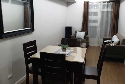50-rent-Solinea-2BR-5-dine1