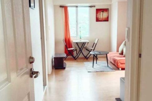 90-rent-avidariala-1br-4-dining1