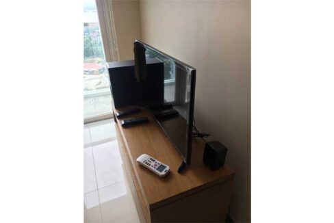 21-rent-1br-8newtownblvd-5-living4