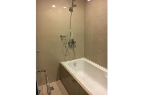 21-rent-1br-8newtownblvd-7-bath1