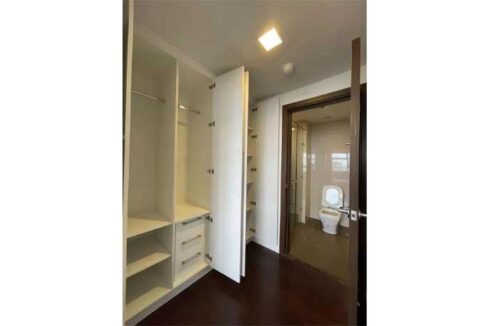54-rent-alcoves-8-bath2