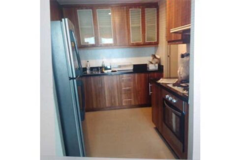 80-rent-2br-marcopolo-6-kitchen1