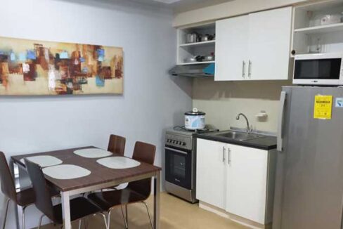 92-rent-1br-avidatowers-4-dining1