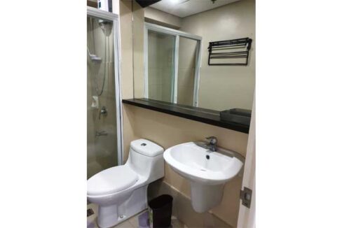 92-rent-1br-avidatowers-8-bath3